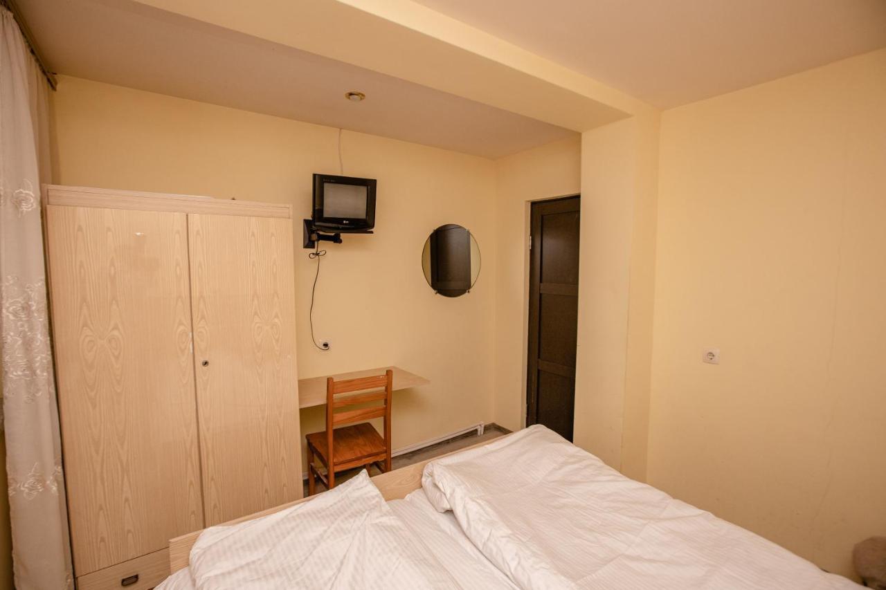 Arsego Hostel Vanadzor Exteriör bild
