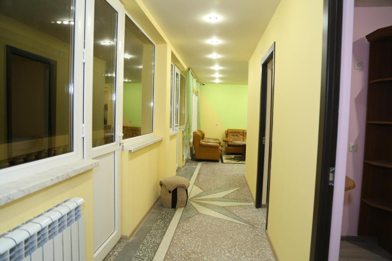 Arsego Hostel Vanadzor Exteriör bild